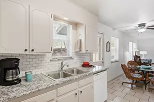 1105 Springdale Rd, Bedford, TX 76021 - Photo 17