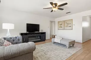 1105 Springdale Rd, Bedford, TX 76021 - Photo 11