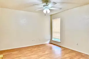 2406 Jo Lyn Ln, Arlington, TX 76014 - Photo 13