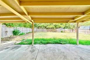 2406 Jo Lyn Ln, Arlington, TX 76014 - Photo 17