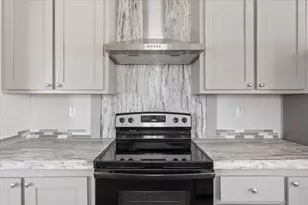 201 N Carpenter St, Mart, TX 76664 - Photo 5