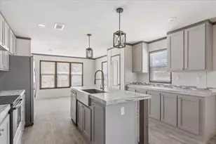 201 N Carpenter St, Mart, TX 76664 - Photo 3