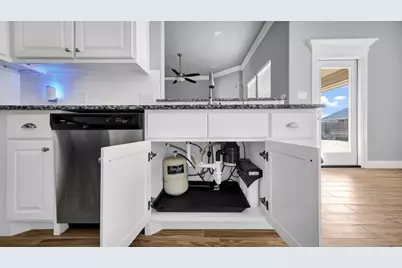 924 E 5th Street, Springtown, TX 76082 - Photo 17