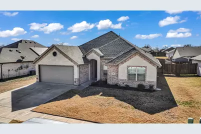 924 E 5th Street, Springtown, TX 76082 - Photo 3