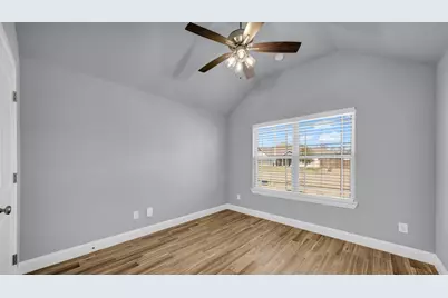 924 E 5th Street, Springtown, TX 76082 - Photo 25