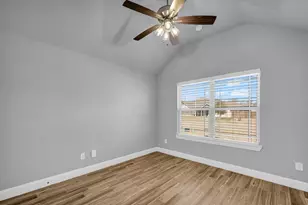 924 E 5th St, Springtown, TX 76082 - Photo 25