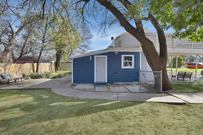 928 S Windomere Avenue #B, Dallas, TX 75208 - Photo 1