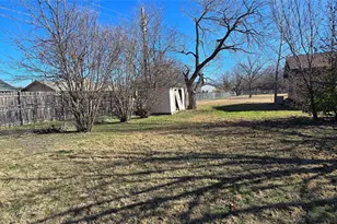 1705 11th St, Mineral Wells, TX 76067 - Photo 3