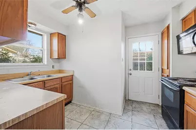 2910 Penny Lane, Euless, TX 76039 - Photo 11