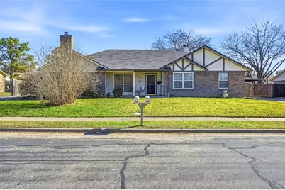 2910 Penny Lane, Euless, TX 76039 - Photo 1