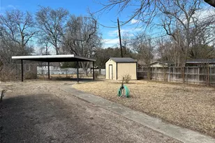 709 N 43rd St, Waco, TX 76710 - Photo 15