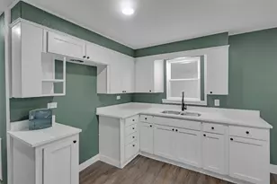 611 W College St, Jacksboro, TX 76458 - Photo 15