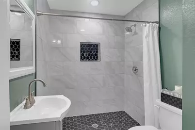 611 W College Street, Jacksboro, TX 76458 - Photo 25