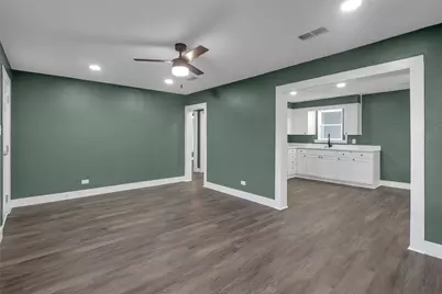 611 W College Street, Jacksboro, TX 76458 - Photo 11