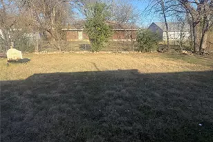 1117 Victoria, Bellmead, TX 76705 - Photo 3