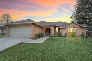 133 Springhill Dr, Hurst, TX 76054 - Photo 1