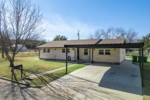 911 S Ave M Ave, Clifton, TX 76634 - Photo 1