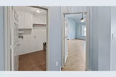 8530 Vista Grande Drive, Dallas, TX 75249 - Photo 25