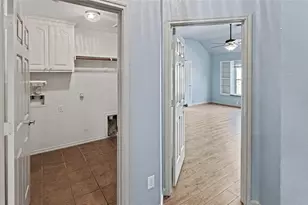 8530 Vista Grande Dr, Dallas, TX 75249 - Photo 25