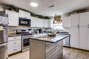 10523 Castlerock Dr, Dallas, TX 75217 - Photo 7