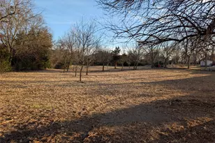 402 E Fulton St, Van Alstyne, TX 75495 - Photo 1