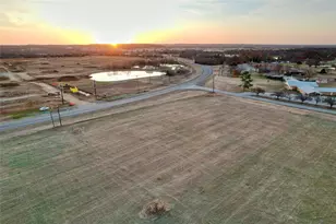 3207 Harris St, Gainesville, TX 76240 - Photo 1