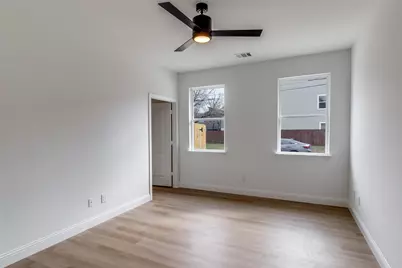 5814 Carlton Garrett Street, Dallas, TX 75215 - Photo 7