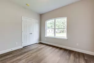 5814 Carlton Garrett St, Dallas, TX 75215 - Photo 7