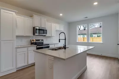 5814 Carlton Garrett Street, Dallas, TX 75215 - Photo 3