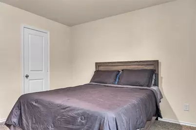 1924 Willow Creek Road, Lancaster, TX 75146 - Photo 21