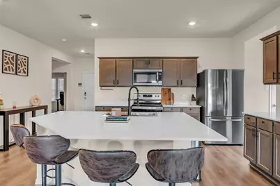 1924 Willow Creek Road, Lancaster, TX 75146 - Photo 9