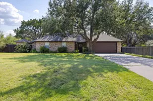 502 Shady Grove Dr, Granbury, TX 76049 - Photo 1