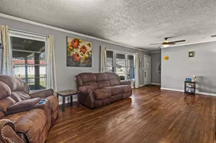 1210 E 4th St, Mt Pleasant, TX 75455 - Photo 5