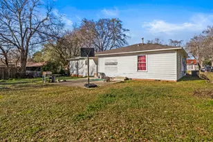 1210 E 4th St, Mt Pleasant, TX 75455 - Photo 23