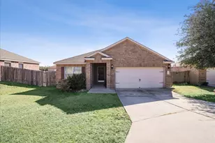 125 Dodge City Ct, Newark, TX 76071 - Photo 3