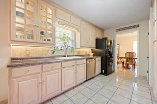 108 N Cliffside Dr N, Burleson, TX 76028 - Photo 15