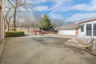 108 N Cliffside Dr N, Burleson, TX 76028 - Photo 5