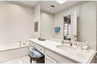 17 Stonecourt Circle, Dallas, TX 75225 - Photo 23