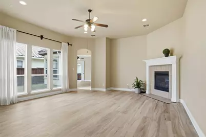 838 San Clemente, Irving, TX 75039 - Photo 9