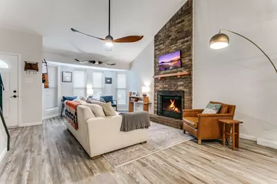 1225 Sleepy Hollow Court, Grapevine, TX 76051 - Photo 5