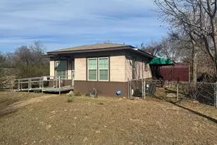631 W Walker St, Denison, TX 75020 - Photo 1
