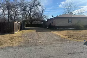 631 W Walker St, Denison, TX 75020 - Photo 3