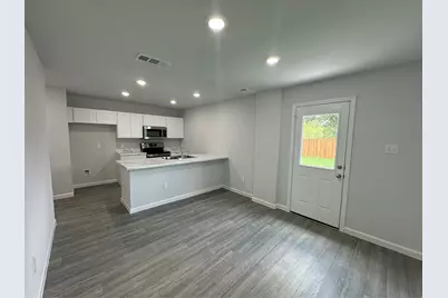 541 Tall Meadow Drive, Cleburne, TX 76031 - Photo 5