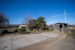 1025 S Belknap St, Mexia, TX 76667 - Photo 11