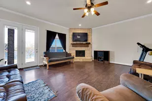 415 Breezeway Ct, Cedar Hill, TX 75104 - Photo 3