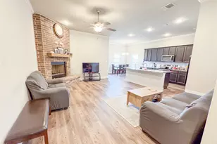 704 Nolan Dr, Sherman, TX 75092 - Photo 5