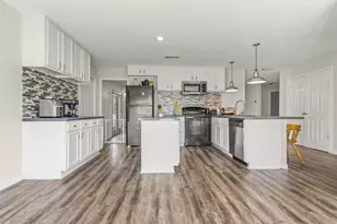 2400 Holly St, Jacksonville, TX 75766 - Photo 9