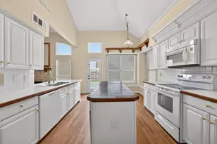 5819 Chatsworth Ct, Arlington, TX 76018 - Photo 9