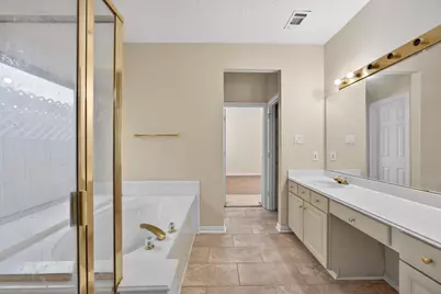 5819 Chatsworth Court, Arlington, TX 76018 - Photo 15