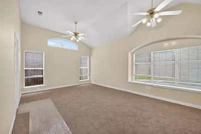 5819 Chatsworth Court, Arlington, TX 76018 - Photo 13